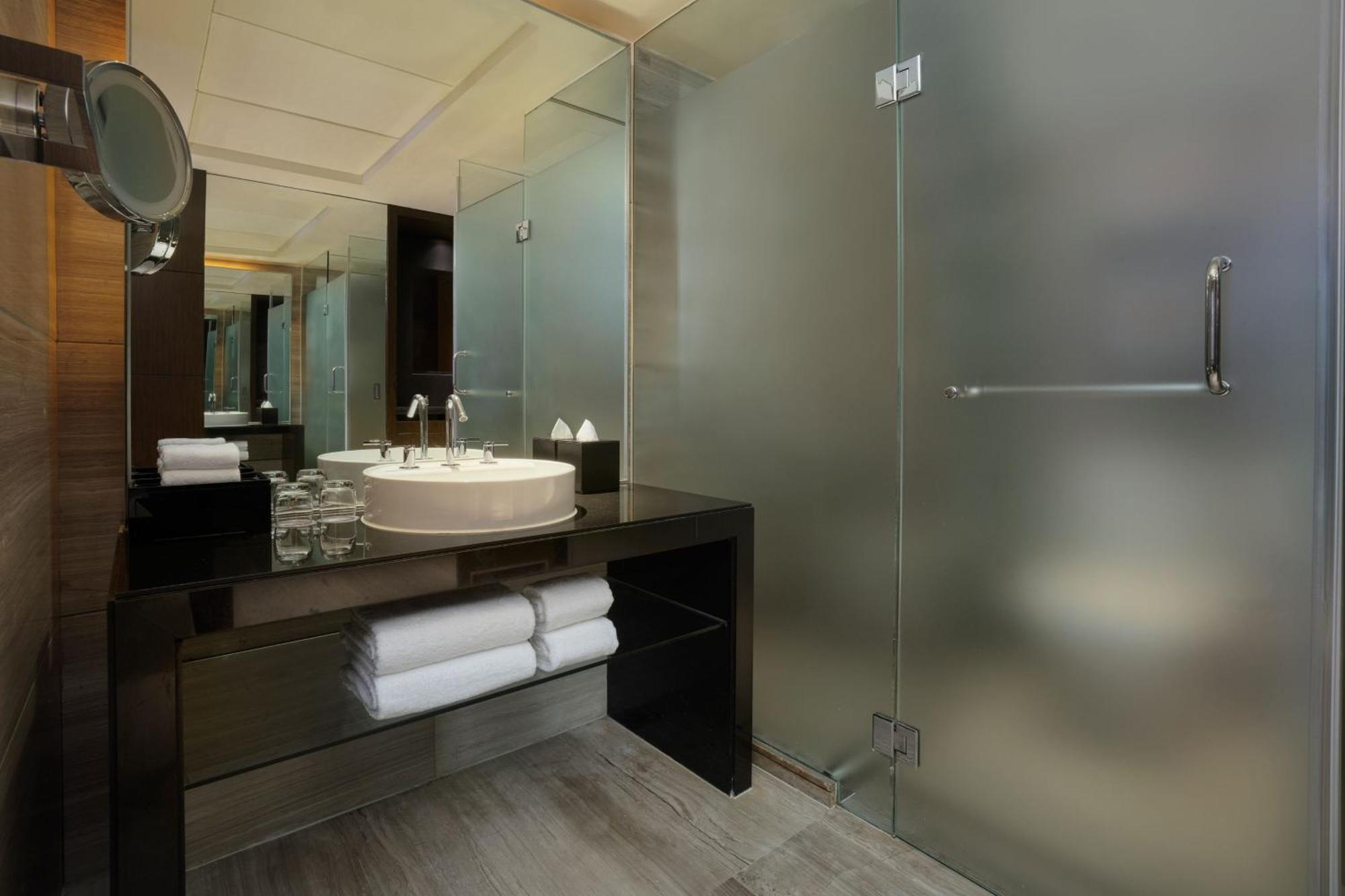 Courtyard By Marriott Shanghai Xujiahui Buitenkant foto